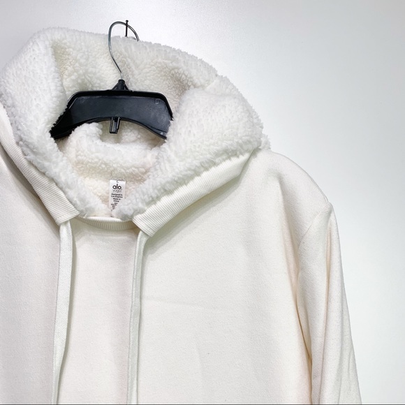 NWT Alo Yoga Heat-Up Long Sleeve Sherpa Pullover - Picture 6 of 8